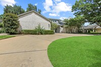 2218 Country Club Blvd in Sugar Land, TX - Building Photo - Building Photo