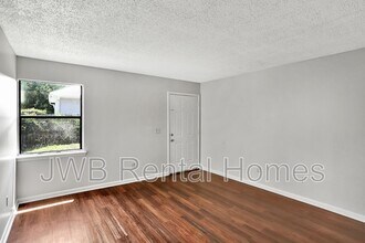 10825 Key Haven Blvd in Jacksonville, FL - Building Photo - Building Photo