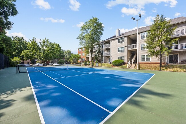 River Oak Apartments in Louisville, KY - Building Photo - Building Photo