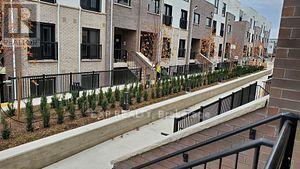 349-349 Wheat Boom Dr. in Oakville, ON - Building Photo - Building Photo