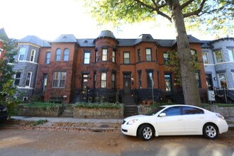 23 Quincy Pl NW in Washington, DC - Building Photo - Building Photo