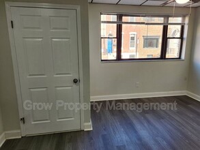 1338 S 9th St in Philadelphia, PA - Building Photo - Building Photo