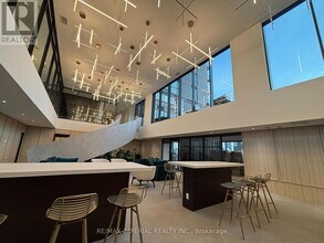 3071 Trafalgar Rd in Oakville, ON - Building Photo - Building Photo