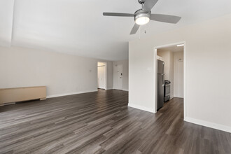 Wellington in Arlington, VA - Building Photo - Interior Photo