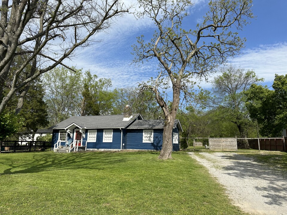 1148 Pierce Rd in Nashville, TN - Building Photo