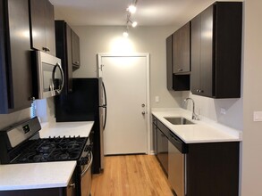 Cullom Park, LLC in Chicago, IL - Foto de edificio - Interior Photo