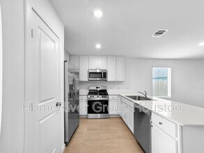 106 Nicholas Rd in Wharton, TX - Building Photo - Building Photo