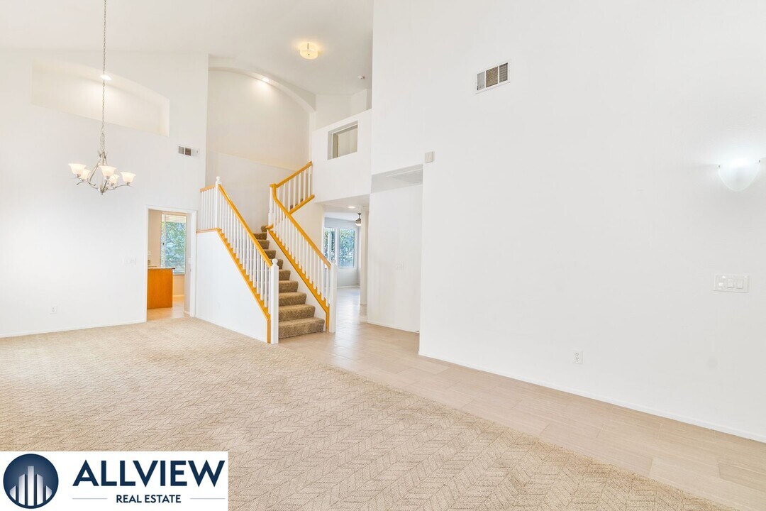 9 Windarbor Ln in Irvine, CA - Building Photo