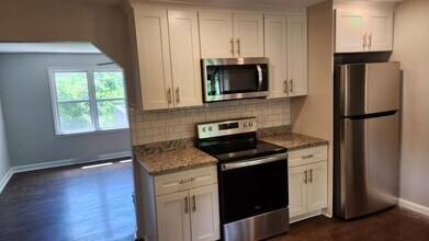 8430 Oak St in Kansas City, MO - Building Photo - Building Photo