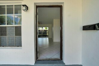 8360 NW 25th Ct in Sunrise, FL - Building Photo - Building Photo