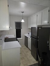 6724 Plymouth Rd in Stockton, CA - Foto de edificio - Building Photo