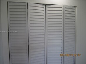 680 NE 64th St, Unit A415 in Miami, FL - Foto de edificio - Building Photo