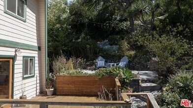 1212 Fernwood Pacific Dr in Topanga, CA - Building Photo - Building Photo