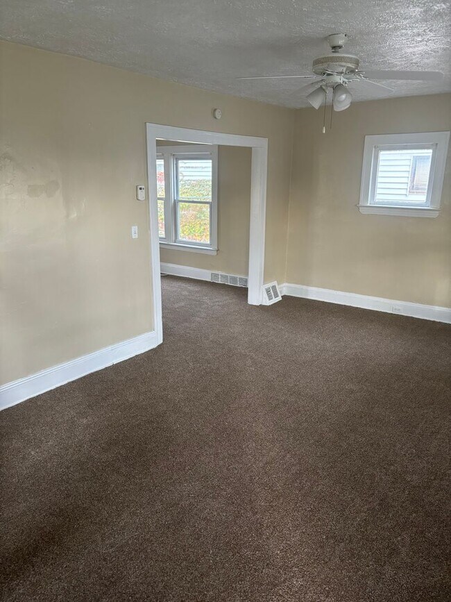 12033 Dove Ave in Cleveland, OH - Building Photo - Building Photo