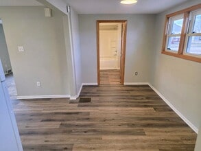 114 N 5th St in Adel, IA - Building Photo - Building Photo