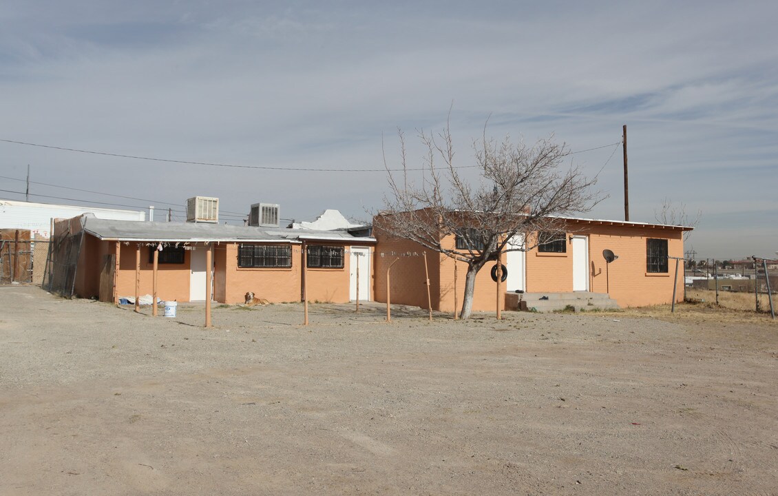 2511 Sparkman St in El Paso, TX - Foto de edificio