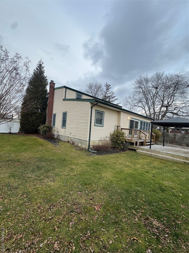 1125 7th St in West Babylon, NY - Building Photo - Building Photo