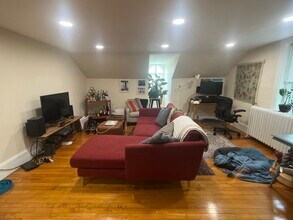 49 Pond St, Unit 2 in Boston, MA - Building Photo - Building Photo