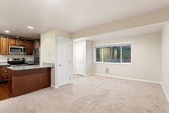 The Lodge @ 73rd in Kenmore, WA - Foto de edificio - Interior Photo