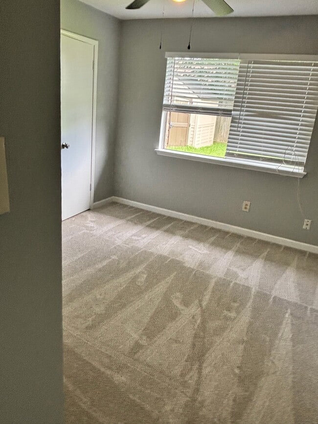 815 Pebbleshire Dr in Houston, TX - Foto de edificio - Building Photo