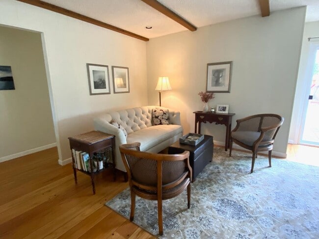 5919 Royal Ann Dr in San Jose, CA - Foto de edificio - Building Photo