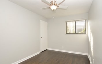 1141 Waukegan Rd in Deerfield, IL - Foto de edificio - Building Photo