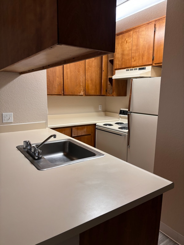 1220 La Loma Ave in Modesto, CA - Building Photo - Building Photo