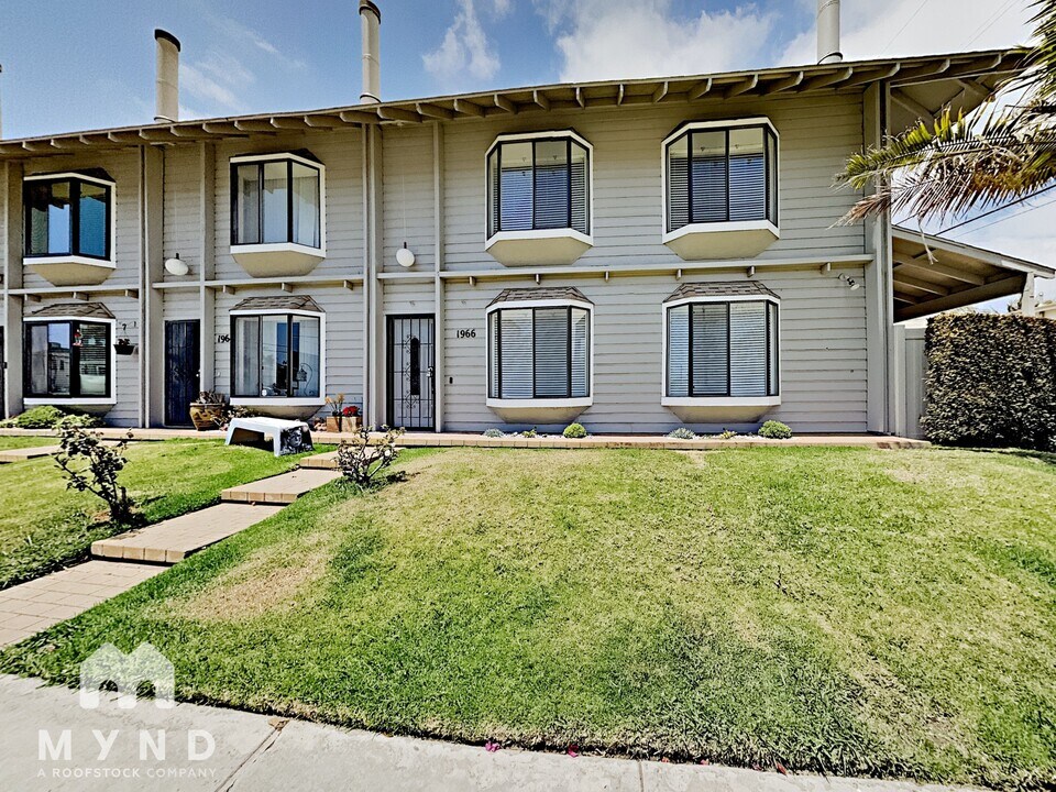 1966 Fortuna Ave in San Diego, CA - Building Photo