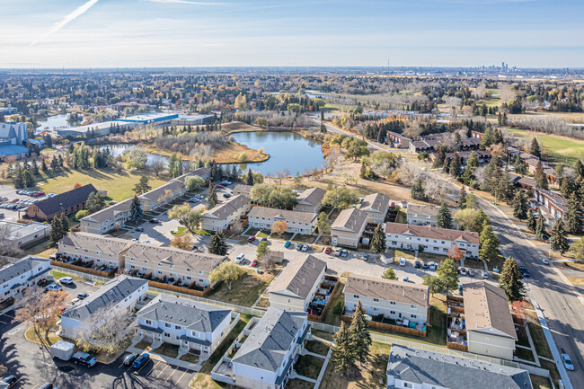 Broadmoor Lake in Sherwood Park, AB - Building Photo - Building Photo