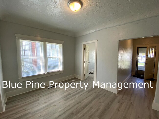 252 N Shilling Ave-Unit -2 in Blackfoot, ID - Foto de edificio - Building Photo