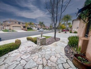 34712 Chinaberry St in Winchester, CA - Foto de edificio - Building Photo