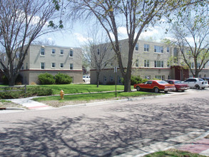 Admiral Apartments in Huron, SD - Building Photo - Building Photo