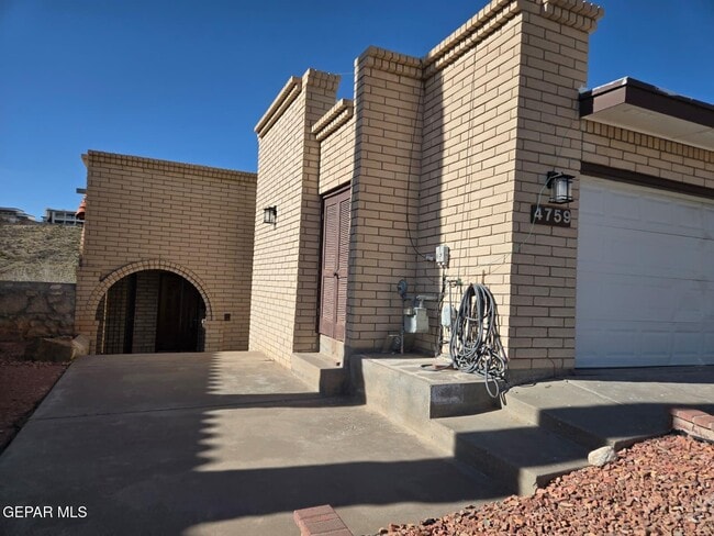 4759 Excalibur Dr in El Paso, TX - Building Photo - Building Photo