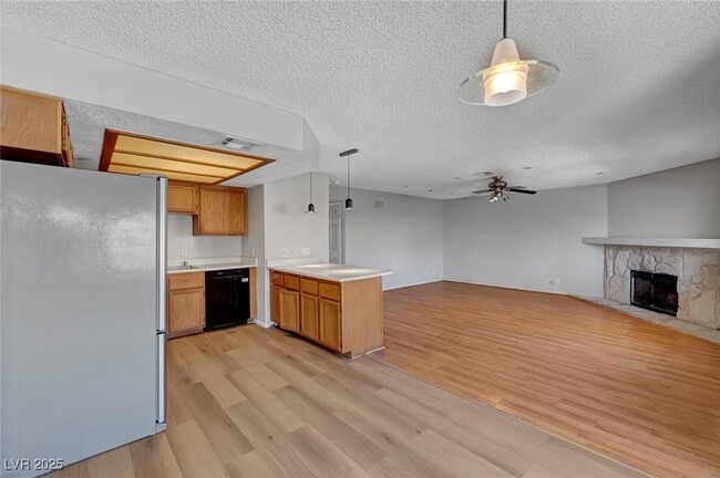 property at 913 Falconhead Ln