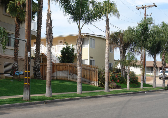 1050 Georgia St in Imperial Beach, CA - Foto de edificio - Building Photo