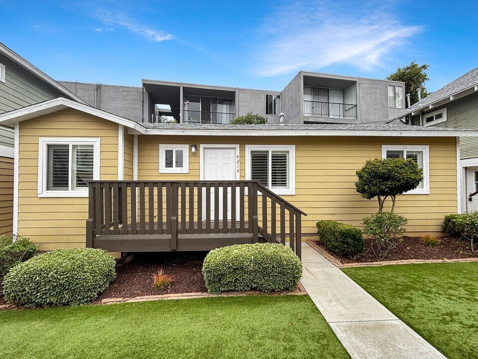 4214 Cleveland Ave in San Diego, CA - Building Photo