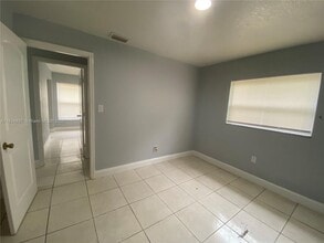 21134 NW 39th Ave in Miami Gardens, FL - Building Photo - Building Photo