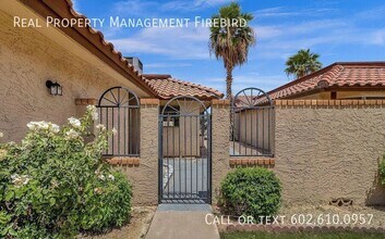 5216 E Half Moon Dr in Phoenix, AZ - Building Photo - Building Photo