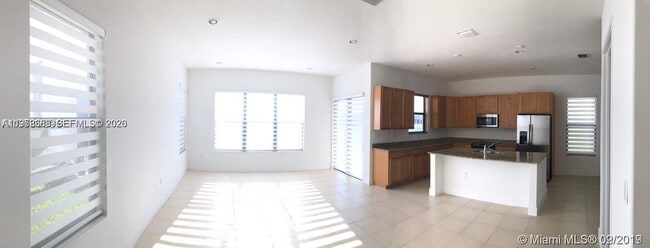 9574 W 34th Ave in Hialeah, FL - Building Photo - Building Photo