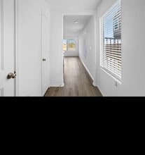 7300 Sparkling Light Dr in Austin, TX - Foto de edificio - Building Photo