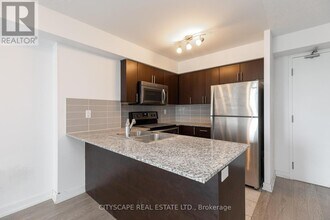 1410-1410 Dupont St in Toronto, ON - Building Photo - Building Photo