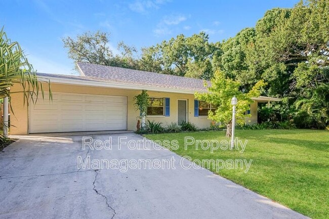 4706 Mi Casa Ct in Ft. Myers, FL - Foto de edificio - Building Photo