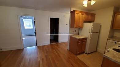 26 Park St in Newton, MA - Building Photo - Building Photo