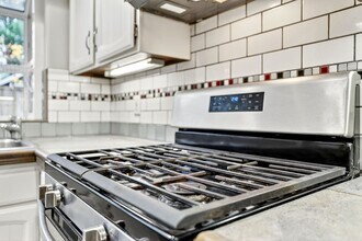 13525 SW Roan Ct in Beaverton, OR - Building Photo - Building Photo