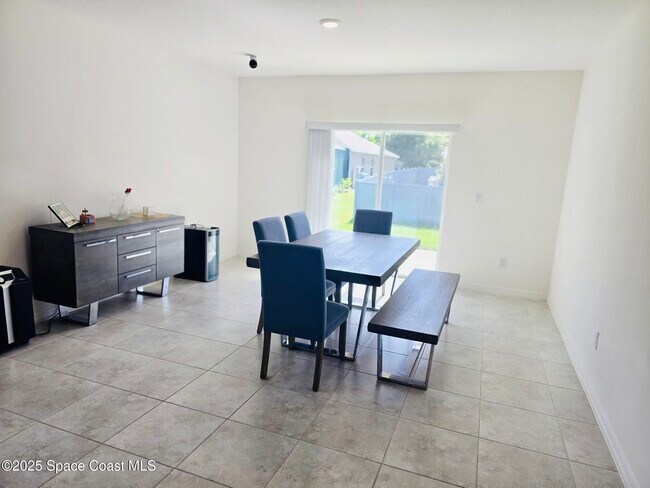 8975 102nd Ave in Vero Beach, FL - Building Photo - Building Photo