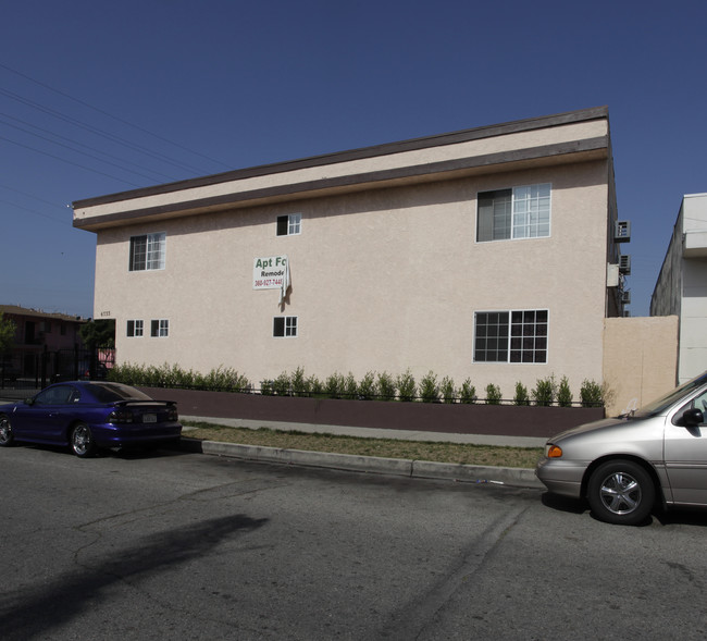 6733-6743 Bakman Ave in North Hollywood, CA - Building Photo - Building Photo