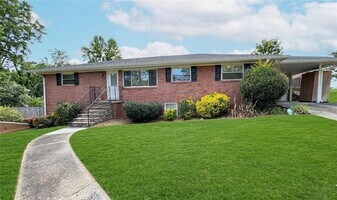 552 Sybil Ln SE in Marietta, GA - Building Photo