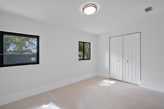 490 NE 141st St, Unit 492 in North Miami, FL - Foto de edificio - Building Photo