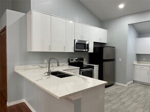 7427 Spring Villas Cir in Orlando, FL - Building Photo - Building Photo