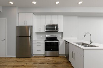 2165 Benvoulin Ct in Kelowna, BC - Building Photo - Building Photo